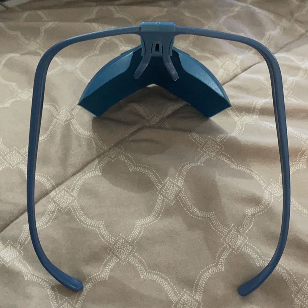 Hard plastic Mask - Picture 4 of 8
